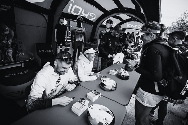 Robert Wilkowiecki signing memorabilia